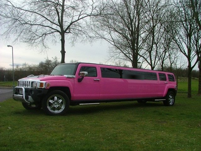 Limousine pink Hummer